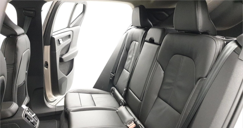 Volvo XC 40 cena 159511 przebieg: 5, rok produkcji 2023 z Baranów Sandomierski małe 407